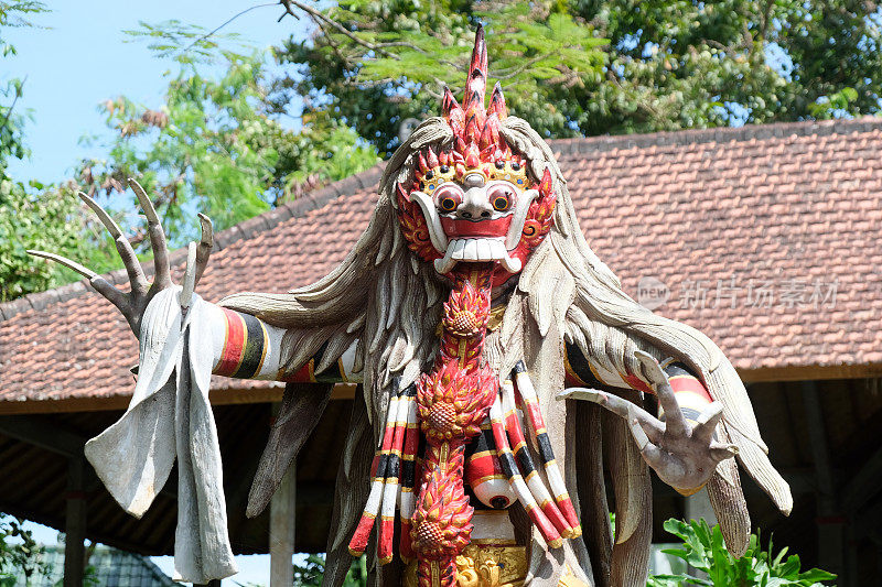 在Tirta ganga水宫的雕像，巴厘岛，印度尼西亚